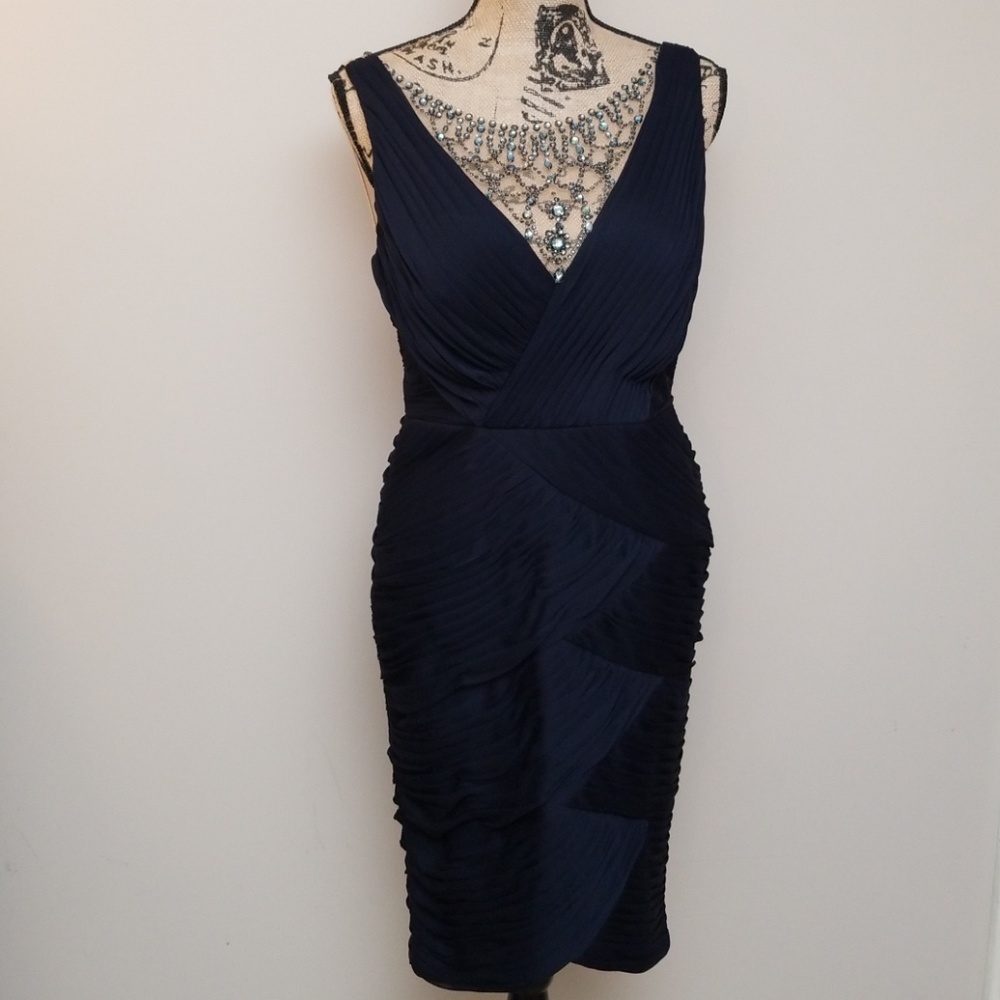 Stunning Adrianna Papell dress in size 8